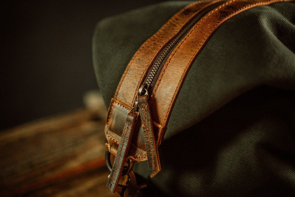 The “Weekender” Duffle Bag by Vintage Gentlemen